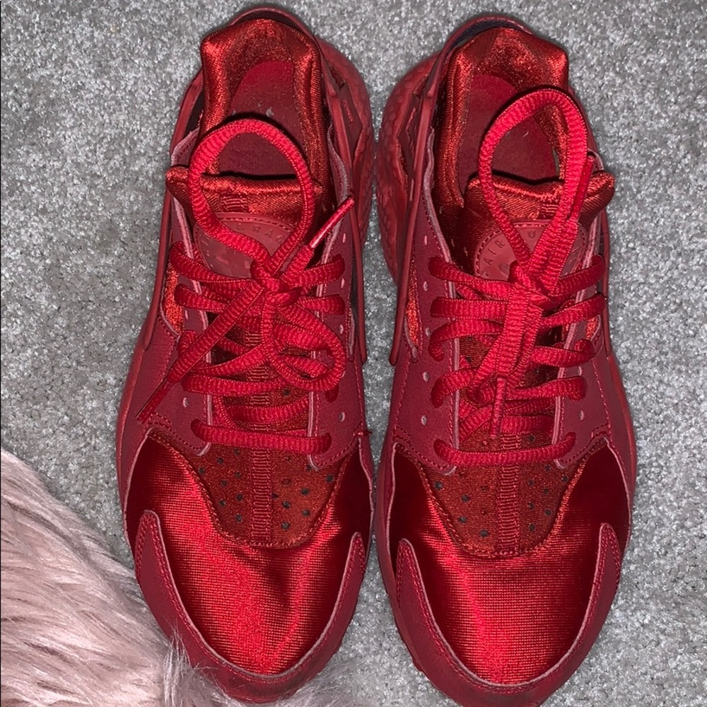 red hurraches- rare
